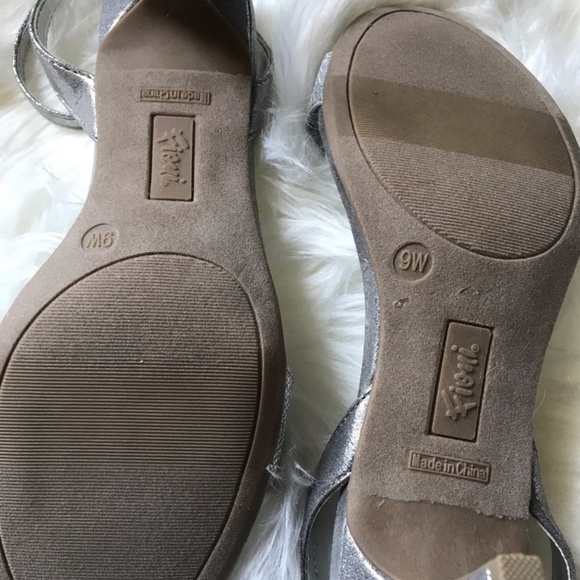 FIONI Silver Rhinestones Strappy Sandal Shoes Size 9 NWT - Picture 6 of 16